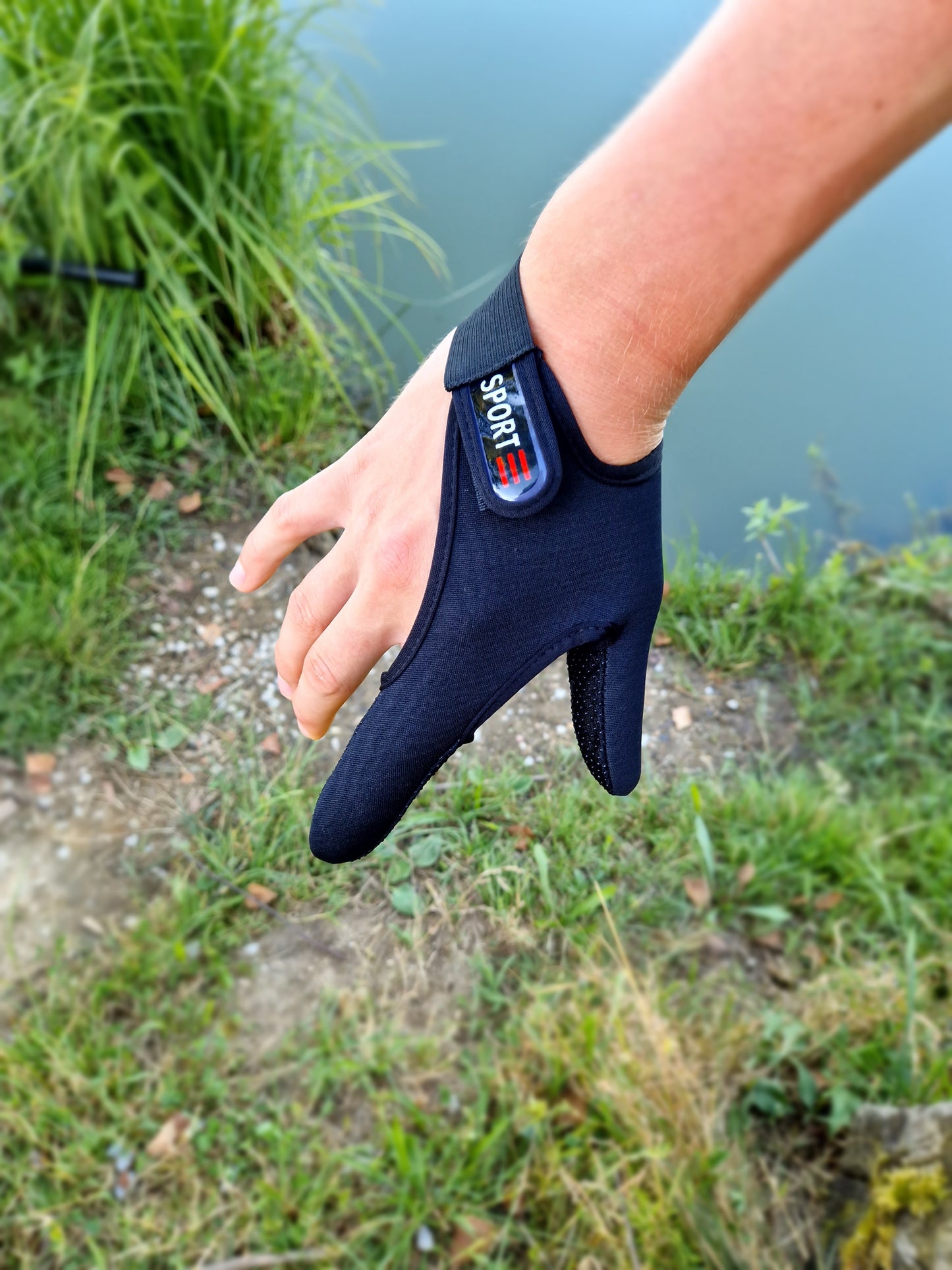 K.O. Carp Spod Glove